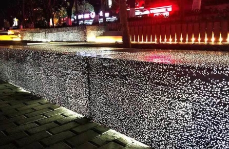 园林景观透光坐凳的特点